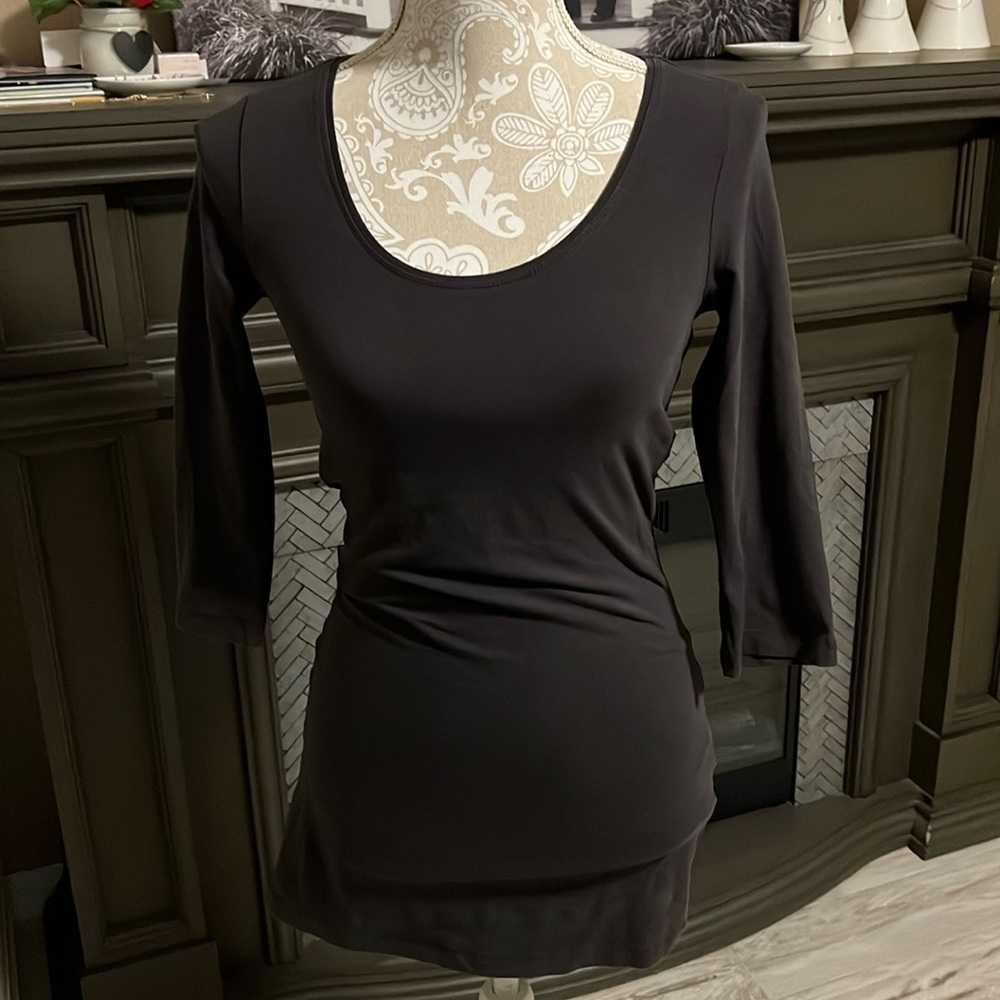 • DEPT charcoal gray fitted three quarter sleeved top, S •